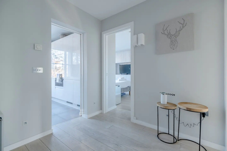 Others 3, Modern and Luxurious 2 Bedroom Flat - Barons Court, London
