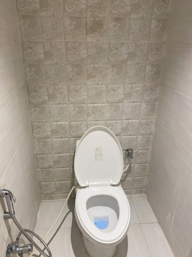 Bathroom 3, Ramesh Palace, Kaushambi