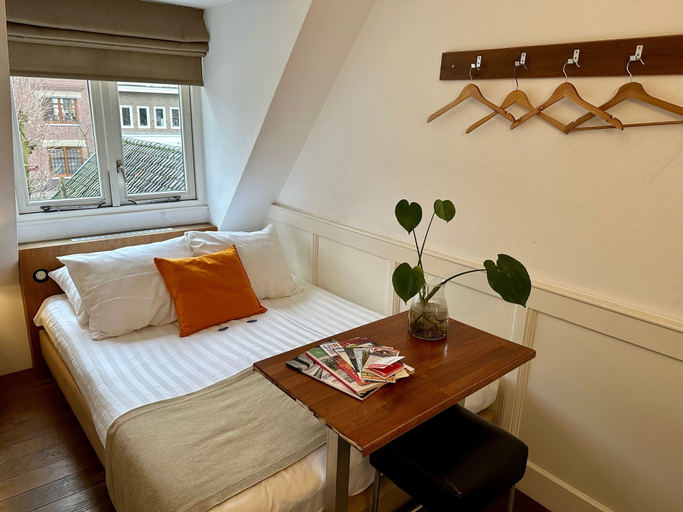 Bedroom 5, Long John’s Hotel, Amersfoort