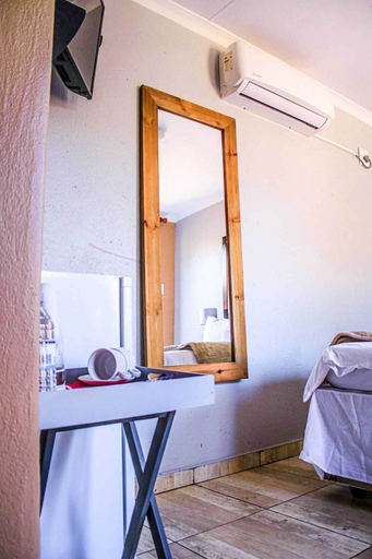 Bedroom 2, Thavhani Guest House, Vhembe