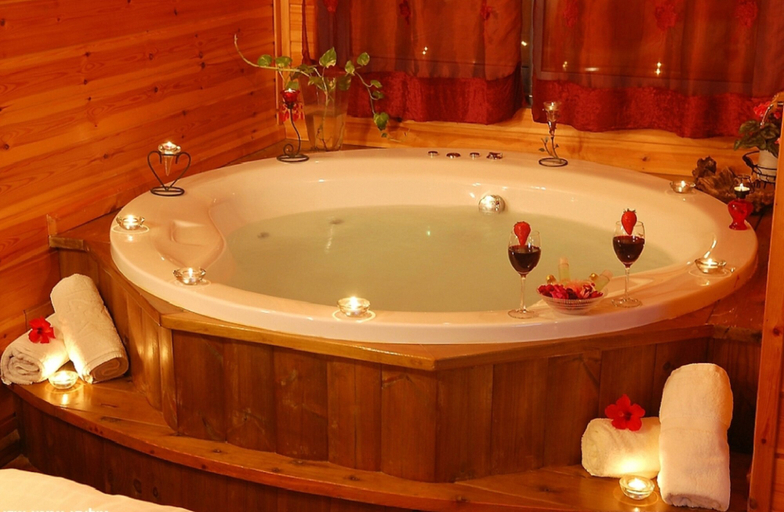 Bathroom, Musical Garden Cabins
