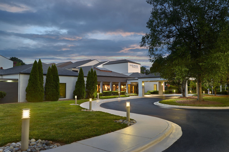 Exterior & Views 1, Courtyard Charlotte Arrowood, Mecklenburg