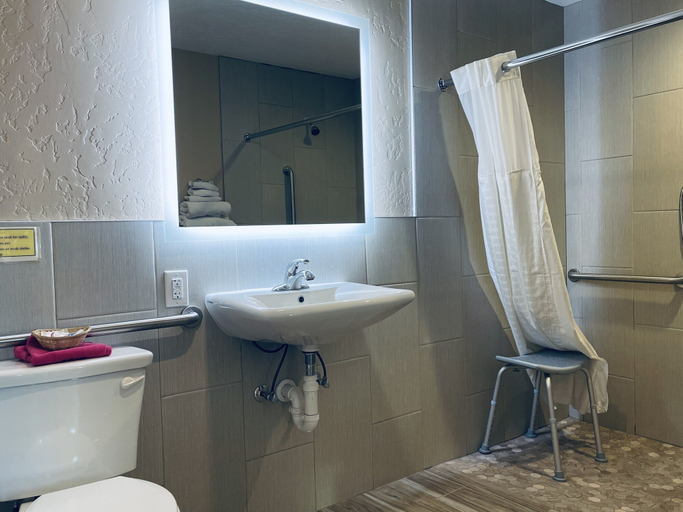 Bathroom 4, Century 21 Motel, Dona Ana