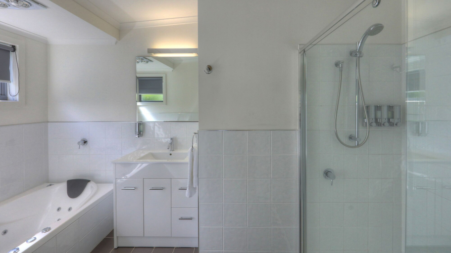 Bathroom, Ocean View Cottages - Essentially Tas Dover, Huon Valley
