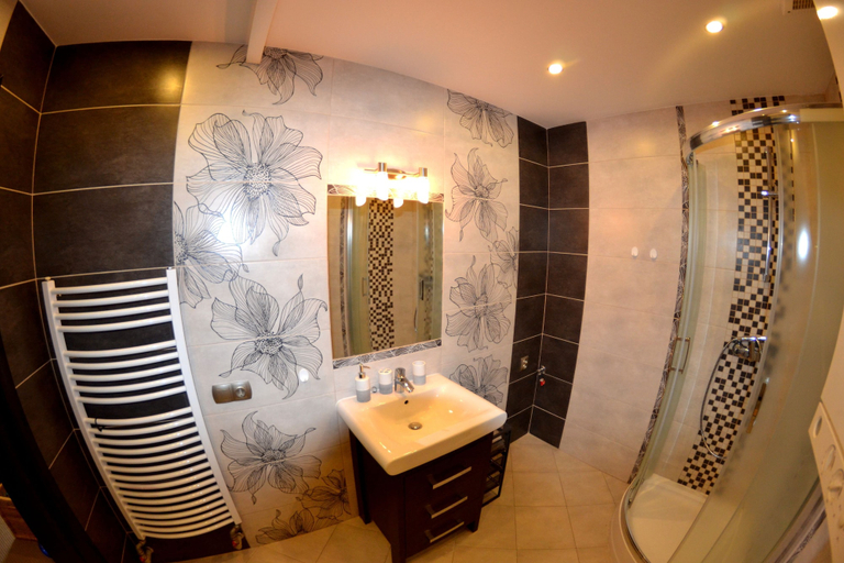 Bathroom 5, Go2Krynica - Deptak, Nowy Sącz