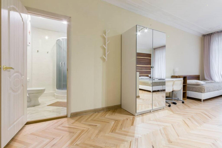 Bathroom 3, Apartment on Gorokhovaya, Sankt-Peterburg gorsovet