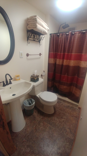 Bathroom, Double R Guest Ranch, Santa Cruz