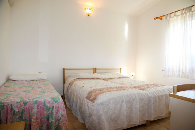 Room 5, Villetta Le Ortensie SX, Nuoro