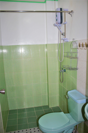 Bathroom 4, Linde's Inn Coron, Coron