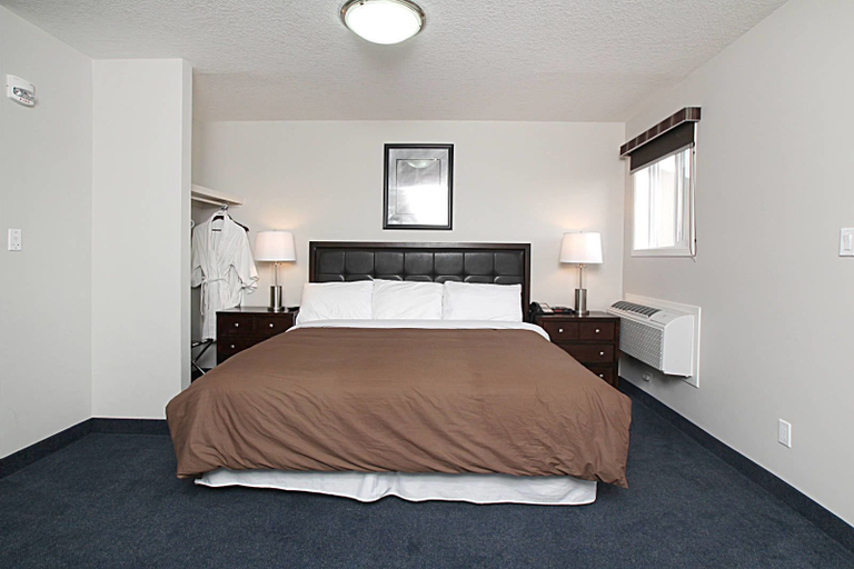 Bedroom 3, Travelodge by Wyndham Wetaskiwin, Division No. 11