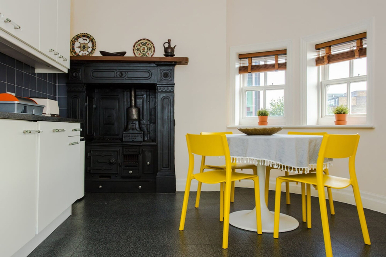 Others 5, Luxury 2 Bedroom Apartment in London Bridge, London