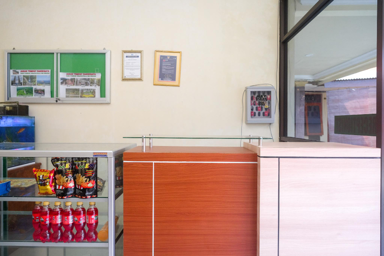 Public Area 3, RedDoorz near Candi Sukuh Karanganyar, Karanganyar