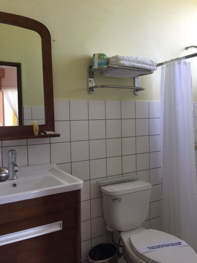Bathroom 4, Park Hotel, Limón