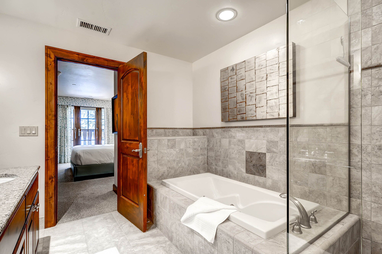 Bathroom 3, Ascent by East West Hospitality, Eagle