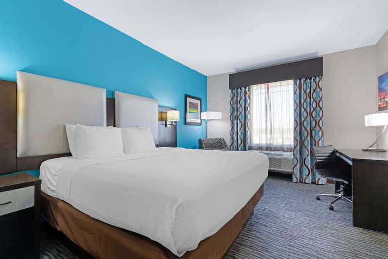 Bedroom 4, Best Western Plus Pleasanton Hotel, Atascosa