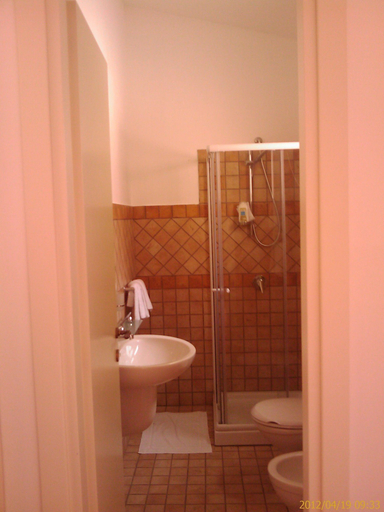 Bathroom 3, Antica Gebbia, Syracuse