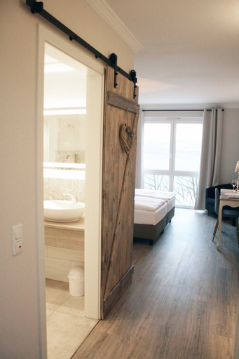 Bedroom 4, Trautwein - Das Winzerhotel am La Roche, Alzey-Worms