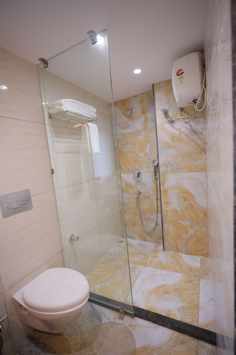 Bathroom 3, AVENUE Hotel Ballygunge, Kolkata