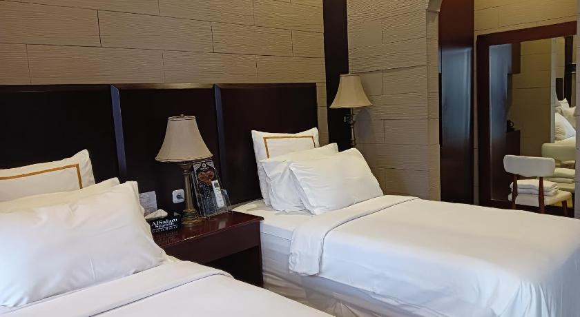Bedroom 3, Alsalam Syariah Guest House (Pasar Kliwon), Solo