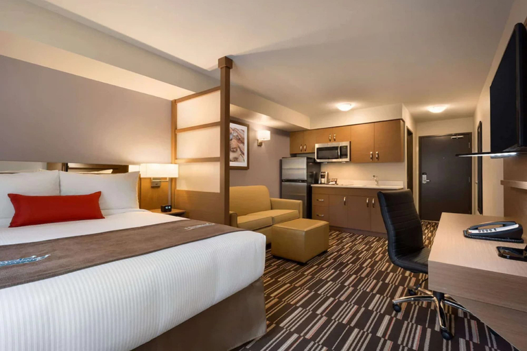 Bedroom 4, Microtel Inn & Suites By Wyndham Val-d Or, Vallée-de-l'Or
