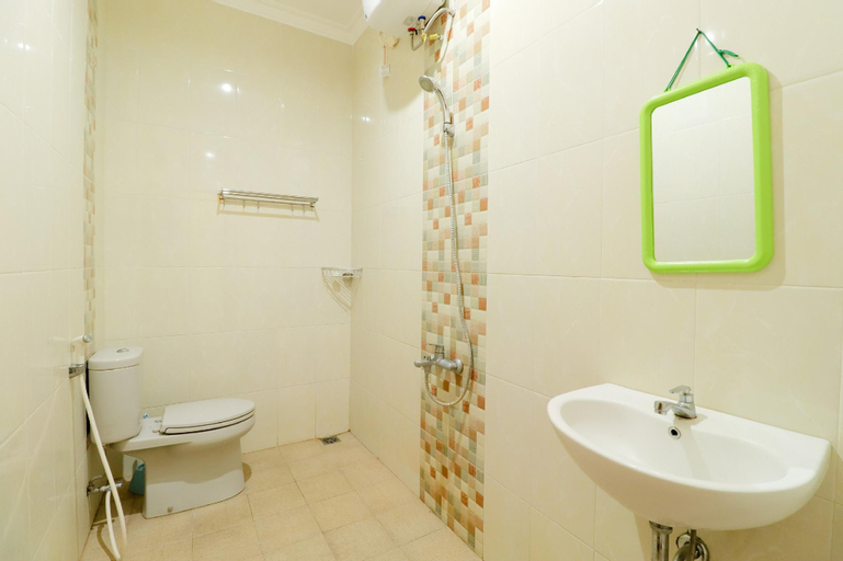 Bathroom 18