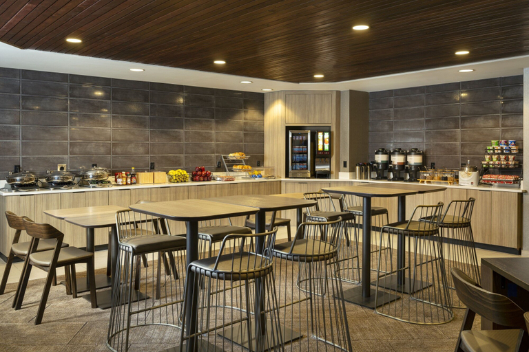 Food & Drinks 4, SpringHill Suites by Marriott Fort Worth University, Fort Worth