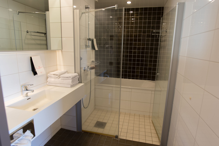 Bathroom 5, Original Sokos Hotel Vaakuna Joensuu, North Karelia