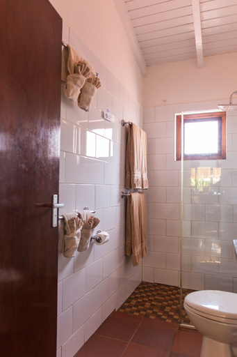 Bathroom 4, Cariñas Studio Apartments