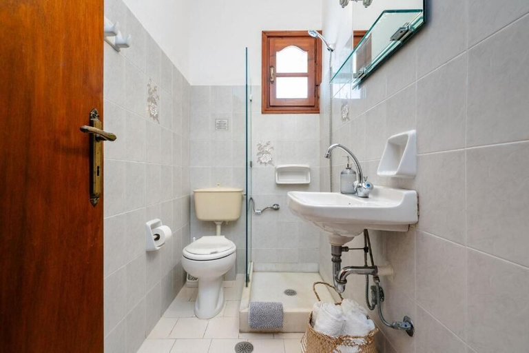 Bathroom, Flerianos Studios, South Aegean