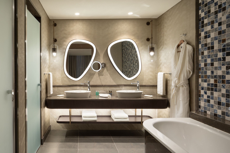 Bathroom 5, The Westin Istanbul Nisantasi, Şişli