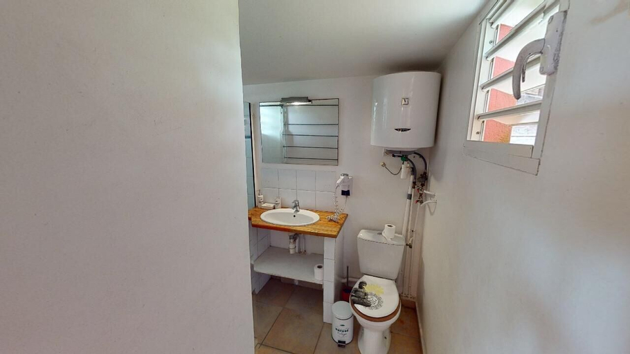 Bathroom 4, Les gîtes Baobab, Sainte-Anne