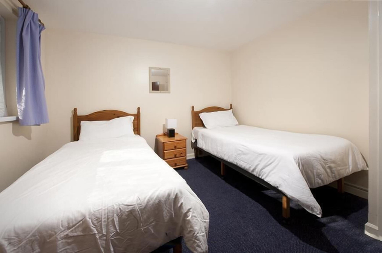 Bedroom 2, Trelawne Manor Holiday Park, Cornwall
