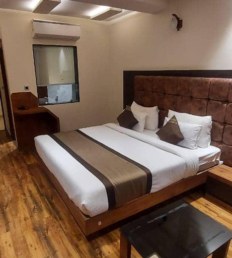 Others 2, Hotel Emperio Grand, Lucknow