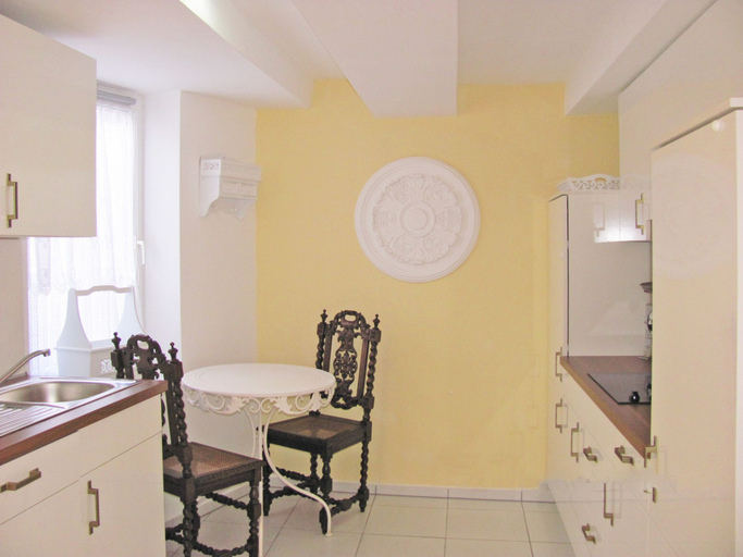 Others 5, Apartment Storchenfärbe, Memmingen