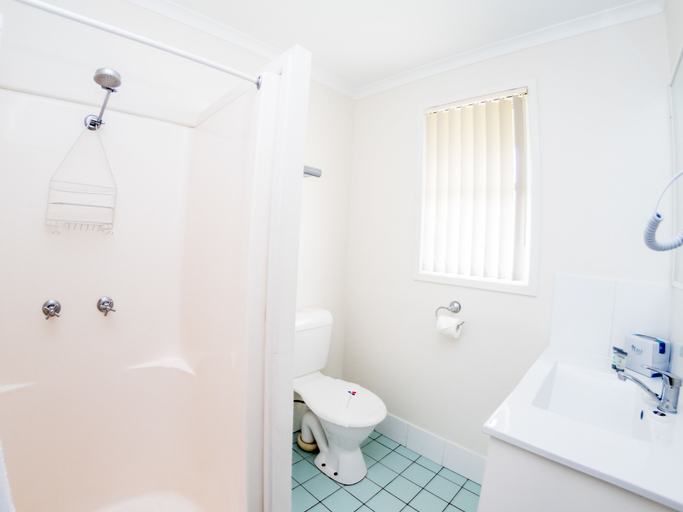 Bathroom 4, Ingenia Holidays Bonny Hills, Port Macquarie-Hastings - Pt B