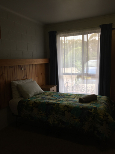 Bedroom 2, Eden Golf View Motel, Bega Valley