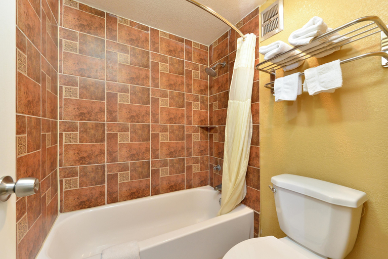 Bathroom 4, Americas Best Value Inn Schulenburg, Fayette