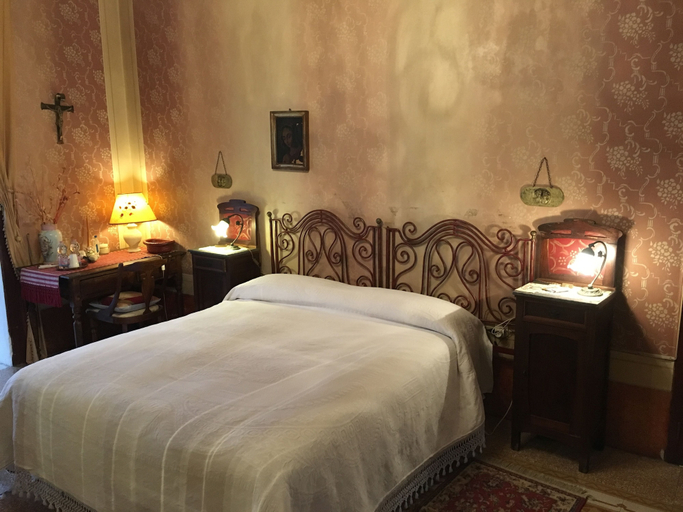 Bedroom 5, Palazzo Sabella Tommasi, Lecce