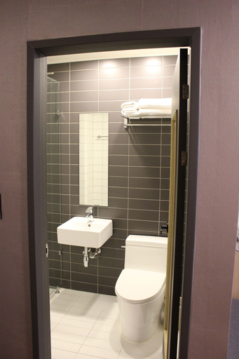 Bathroom 4, GONGGAN Residence Hotel, Geoje