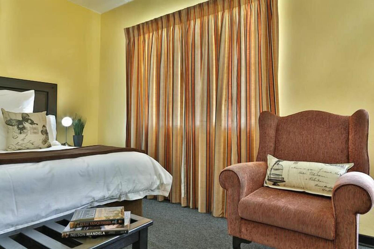 Bedroom 4, Battlefields Country Lodge, Umzinyathi