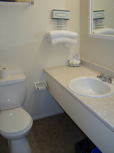 Bathroom 3, Colonial Resort-1000 Islands, Leeds and Grenville