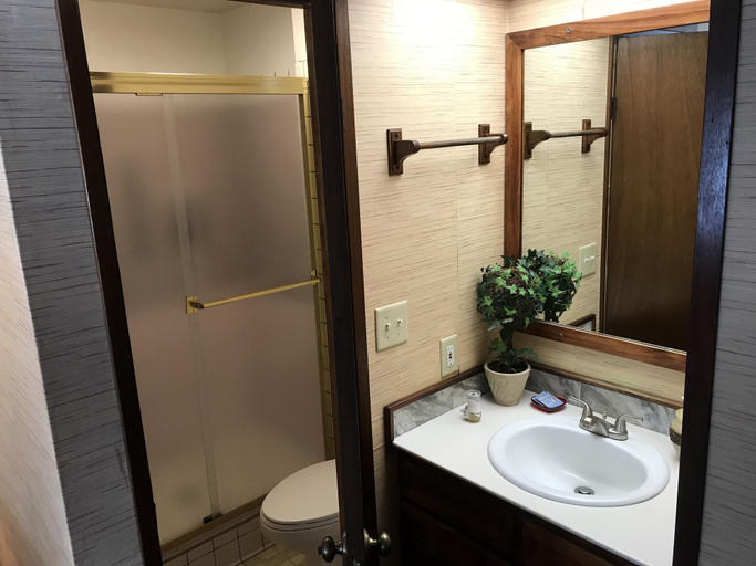 Bathroom 4, Hale Maluhia Country Inn, Hawaii