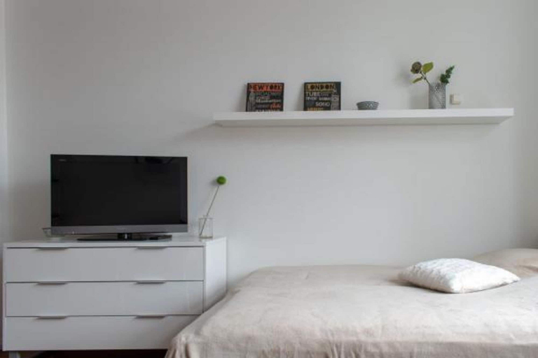 Bedroom 2, WeHost Malminkatu 38, Uusimaa