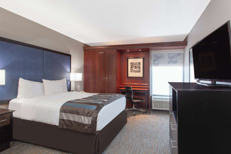 Bedroom 4, Wingate by Wyndham Charleston Coliseum, Charleston