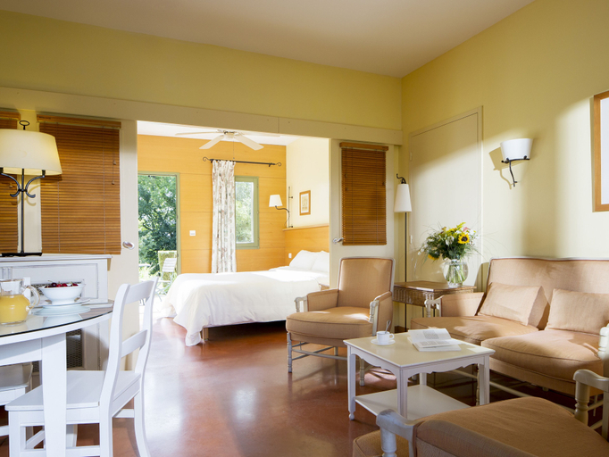 Bedroom, Maison des Vignes, Charente-Maritime