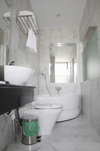 Bathroom 5, Anh Nguyet Hotel Da Nang, Da Nang