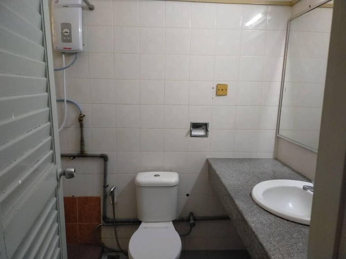 Bathroom 4, Seri Indah Resort SDN BHD, Kuala Terengganu