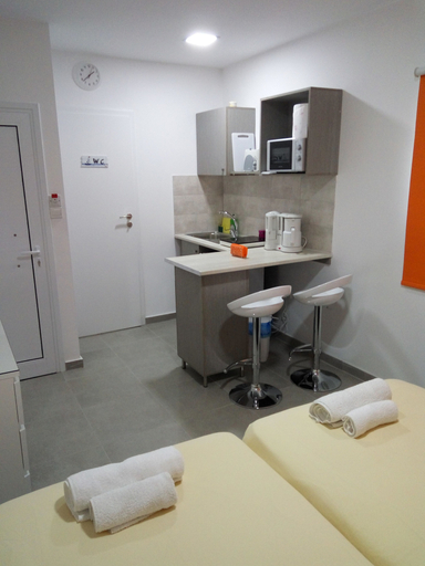 Bedroom 2, Elenapa Holiday Apartments