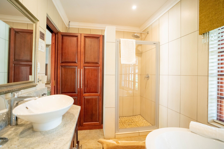 Bathroom 3, Kilima Private Game Reserve and Spa, Pixley ka Seme