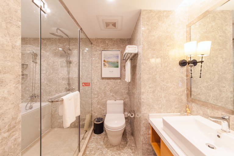 Bathroom 4, Suisse Place Hotel Residence CMCTaizhou, Taizhou